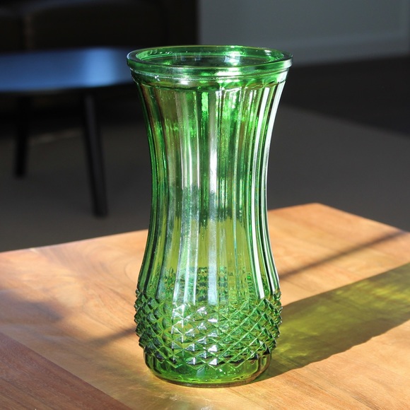 Vintage Hoosier Emerald Green Glass Vase Diamond Cut Ribbed Style 4088-A - Picture 5 of 5
